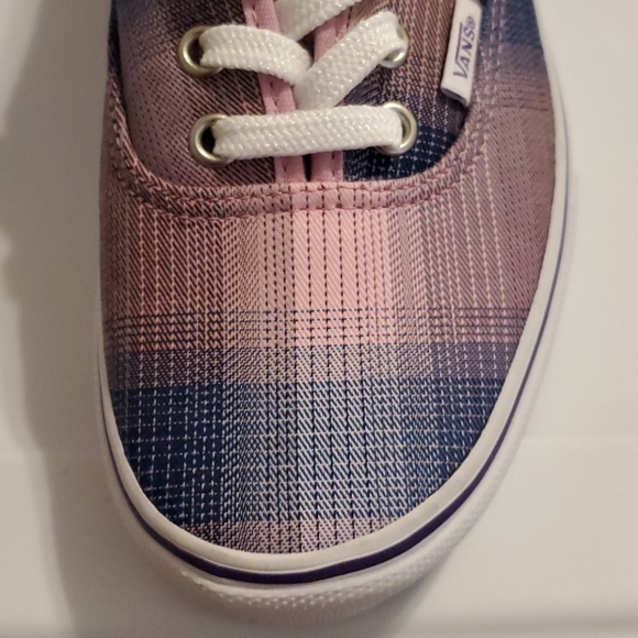 Vans - Picture 9 of 9